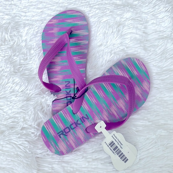 Girls Flops! Size 1. NWT’s. - Picture 1 of 3